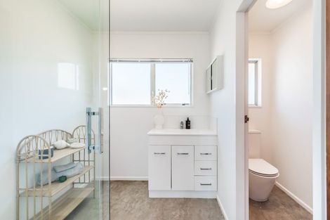 Photo of property in 24 Kapanui Road, Waikanae, 5036