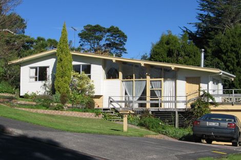 Photo of property in 2 Hammond Avenue, Hatfields Beach, Orewa, 0931