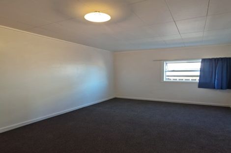 Photo of property in 51 Archibald Road, Kelston, Auckland, 0602