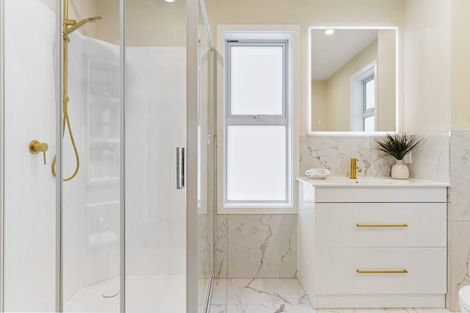 Photo of property in 1 Pinnacle Street, Seatoun, Wellington, 6022