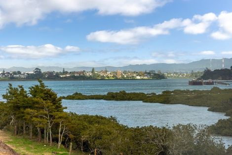 Photo of property in 11/10 Ngaroma House Drive, Hobsonville, Auckland, 0616