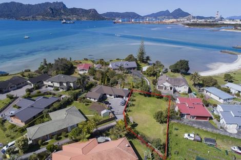 Photo of property in 16 Paradise Point Place, One Tree Point, 0118