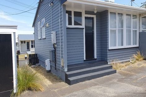 Photo of property in 2 Tiki Street, Castlecliff, Whanganui, 4501