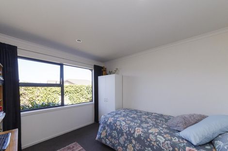 Photo of property in 99a Schnell Drive, Kelvin Grove, Palmerston North, 4414