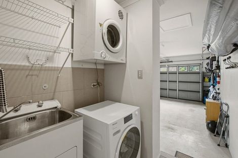 Photo of property in 142a Heta Road, Highlands Park, New Plymouth, 4312