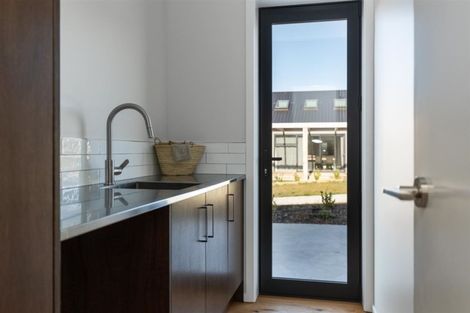 Photo of property in 17 Obelisk Street, Wanaka, 9305