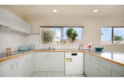 Photo of property in 17a Te Atatu Road, Te Atatu South, Auckland, 0610