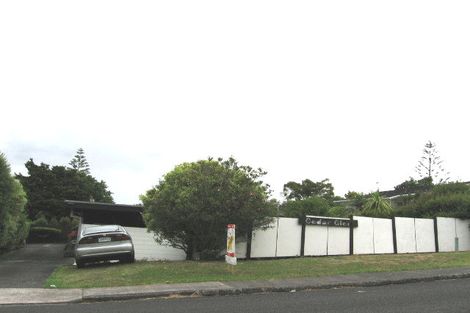 Photo of property in 2/74 Hillcrest Avenue, Hillcrest, Auckland, 0627