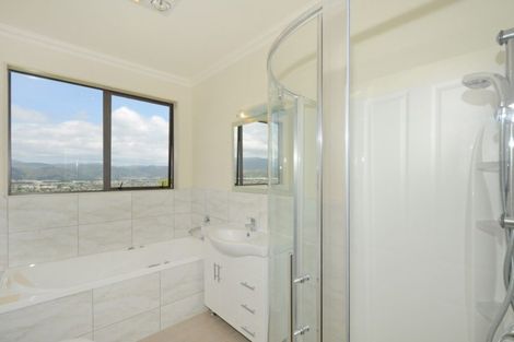 Photo of property in 15 Swain Grove, Riverstone Terraces, Upper Hutt, 5018