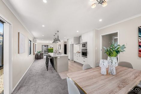 Photo of property in 15 Te Kaeaea Crescent, Wallaceville, Upper Hutt, 5018