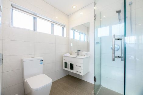 Photo of property in 12 Midhurst Avenue, Henderson, Auckland, 0612