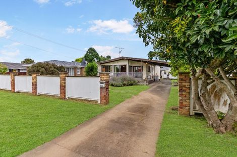 Photo of property in 114 Coronation Road, Mangere Bridge, Auckland, 2022