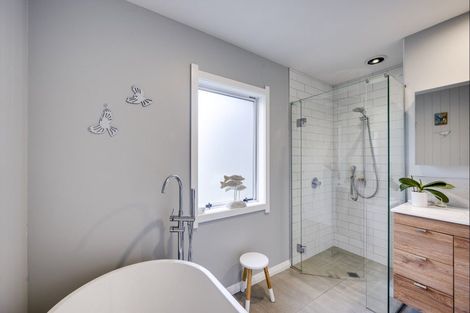 Photo of property in 1011 Kahuranaki Road, Kahuranaki, Havelock North, 4295