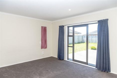 Photo of property in 11 Feist Street, Carterton, 5713