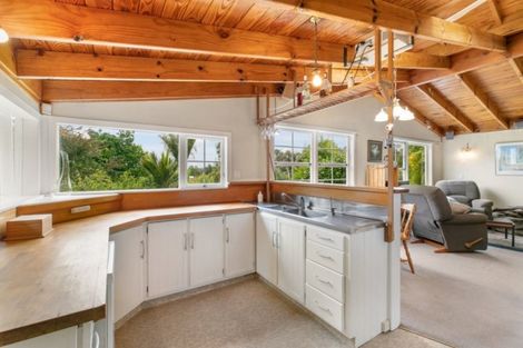 Photo of property in 207 Woodlands Park Road, Titirangi, Auckland, 0604