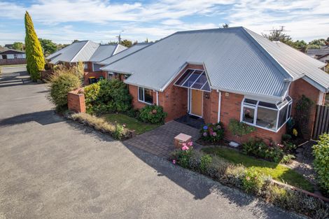 Photo of property in 2 Pentavon Lane, Avonhead, Christchurch, 8042