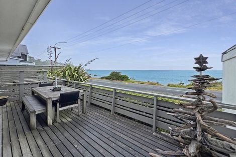 Photo of property in 123 Marine Parade, Seatoun, Wellington, 6022