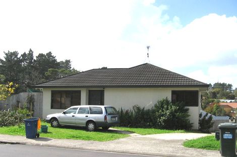 Photo of property in 13 Zefiro Drive, Massey, Auckland, 0614