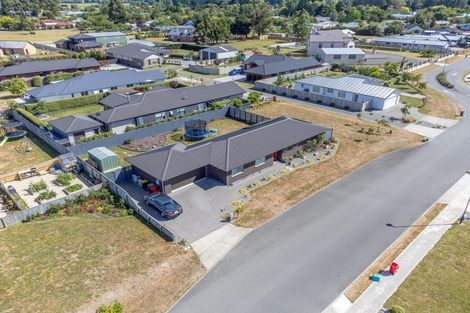 Photo of property in 1 Routhan Way, Carterton, 5713