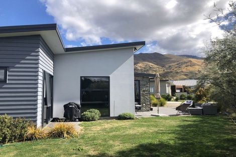 Photo of property in 13 Daniels Terrace, Wanaka, 9305