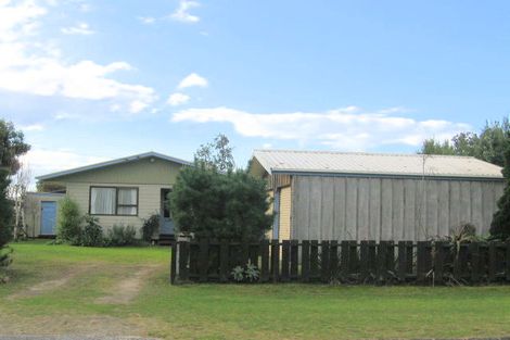 Photo of property in 612 Linton Crescent, Whangamata, 3620