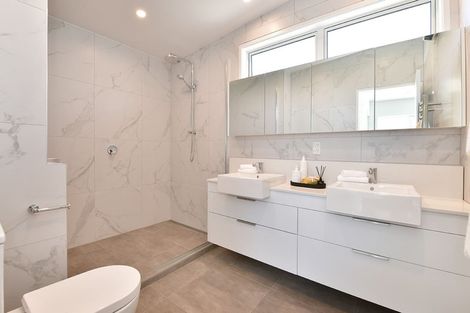 Photo of property in 299 Whangaparaoa Road, Red Beach, 0932