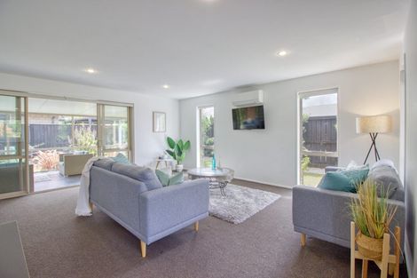 Photo of property in 33 Little Oaks Drive, Yaldhurst, Christchurch, 8042