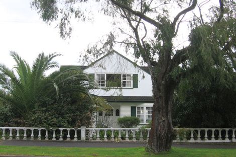 Photo of property in 52 Forest Lake Road, Forest Lake, Hamilton, 3200