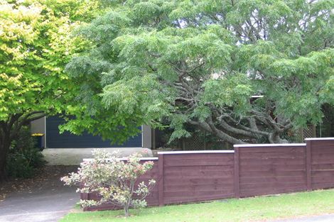 Photo of property in 37 Patts Avenue, Glendene, Auckland, 0602