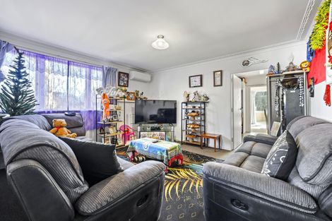 Photo of property in 16 Parrs Cross Road, Henderson, Auckland, 0612