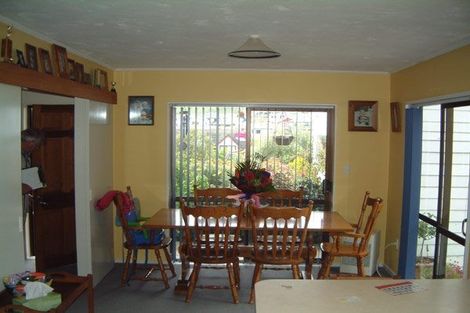 Photo of property in 32 Albatross Close, Whitby, Porirua, 5024