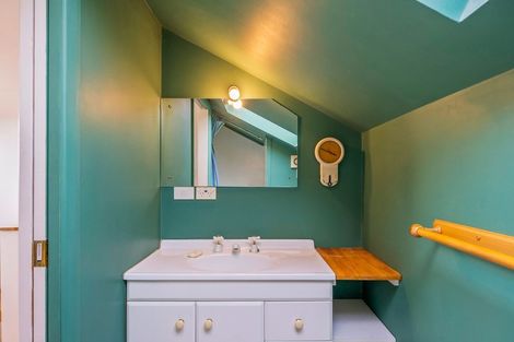 Photo of property in 69 Tilley Road, Paekakariki, 5034