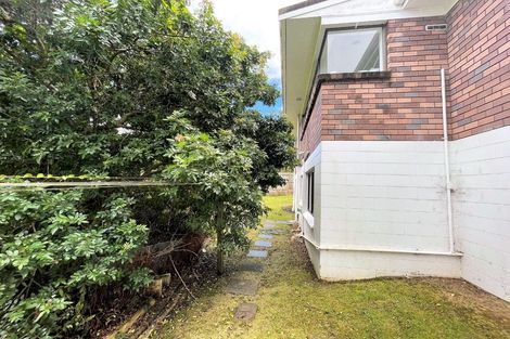 Photo of property in 2/1 Seaford Place, Murrays Bay, Auckland, 0630