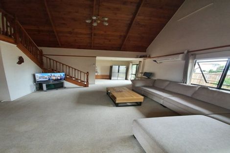 Photo of property in 2/1 Bamboo Grove, Kelston, Auckland, 0602