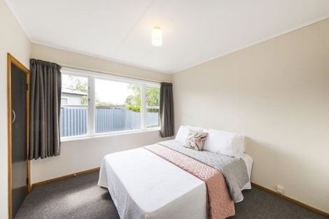 Photo of property in 10 Catlins Crescent, Milson, Palmerston North, 4414