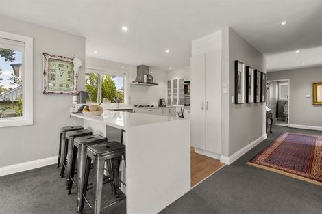 Photo of property in 1 Seacliffe Avenue, Belmont, Auckland, 0622