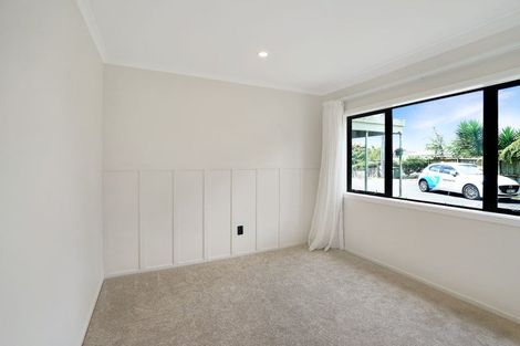 Photo of property in 15a Rosehill Drive, Rosehill, Papakura, 2113