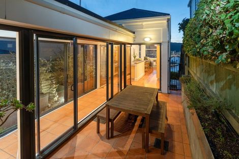 Photo of property in 19 Shannon Street, Mount Victoria, Wellington, 6011