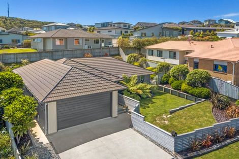 Photo of property in 6 Tasman Close, Aotea, Porirua, 5024