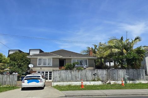 Photo of property in 4 Binsted Road, New Lynn, Auckland, 0600