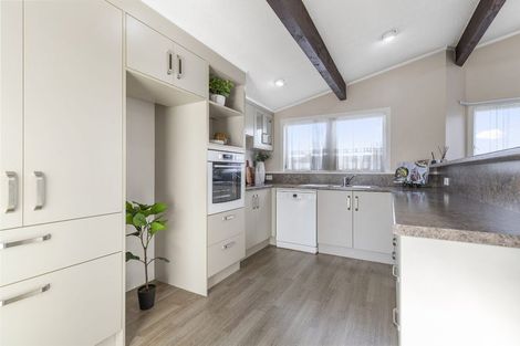 Photo of property in 262 Sandwich Road, St Andrews, Hamilton, 3200