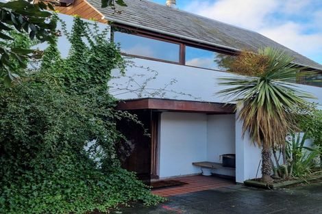 Photo of property in 102 Beachville Road, Redcliffs, Christchurch, 8081