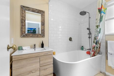 Photo of property in 114 Waddington Drive, Naenae, Lower Hutt, 5011