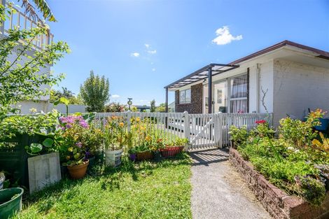 Photo of property in 2/27 Spence Road, Henderson, Auckland, 0612