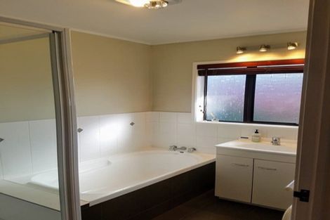 Photo of property in 1/10 Everingham Place, Sunnyhills, Auckland, 2010