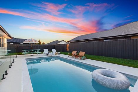 Photo of property in 2 Glenvale Place, Pyes Pa, Tauranga, 3112