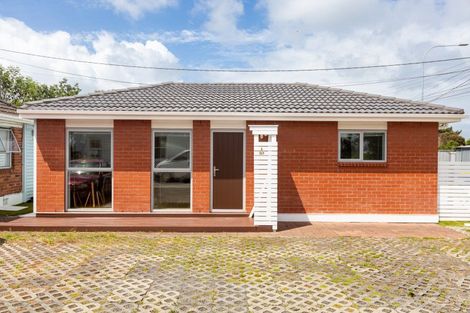 Photo of property in 247a Glenfield Road, Hillcrest, Auckland, 0627