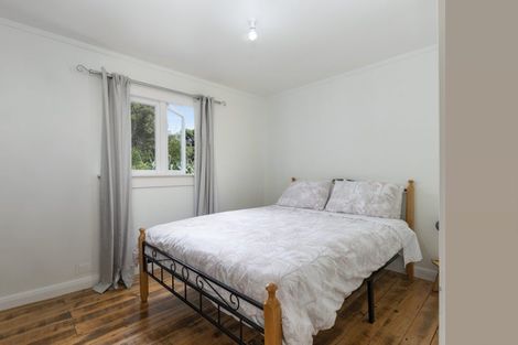 Photo of property in 38 Te Ahuahu Road, Piha, New Lynn, 0772