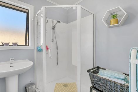 Photo of property in 71 Arahura Crescent, Waitangirua, Porirua, 5024