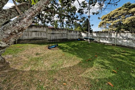 Photo of property in 79 La Rosa Street, Green Bay, Auckland, 0604